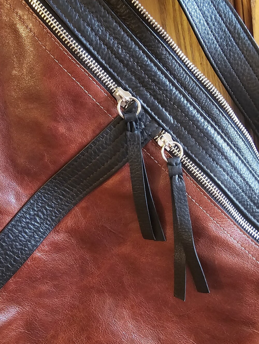 Rough And Tumble Leather Bucket Shoulder Bag in Burgundy and Black - Picture 10 of 15